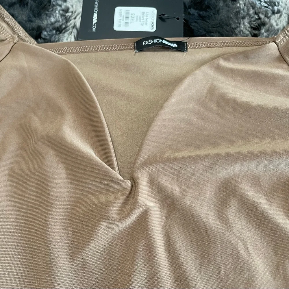 💥Fashion Nove Nude Off the Shoulder Crop Top💥 - Picture 3 of 3